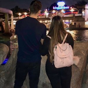 Meet your Posher, Llaimy